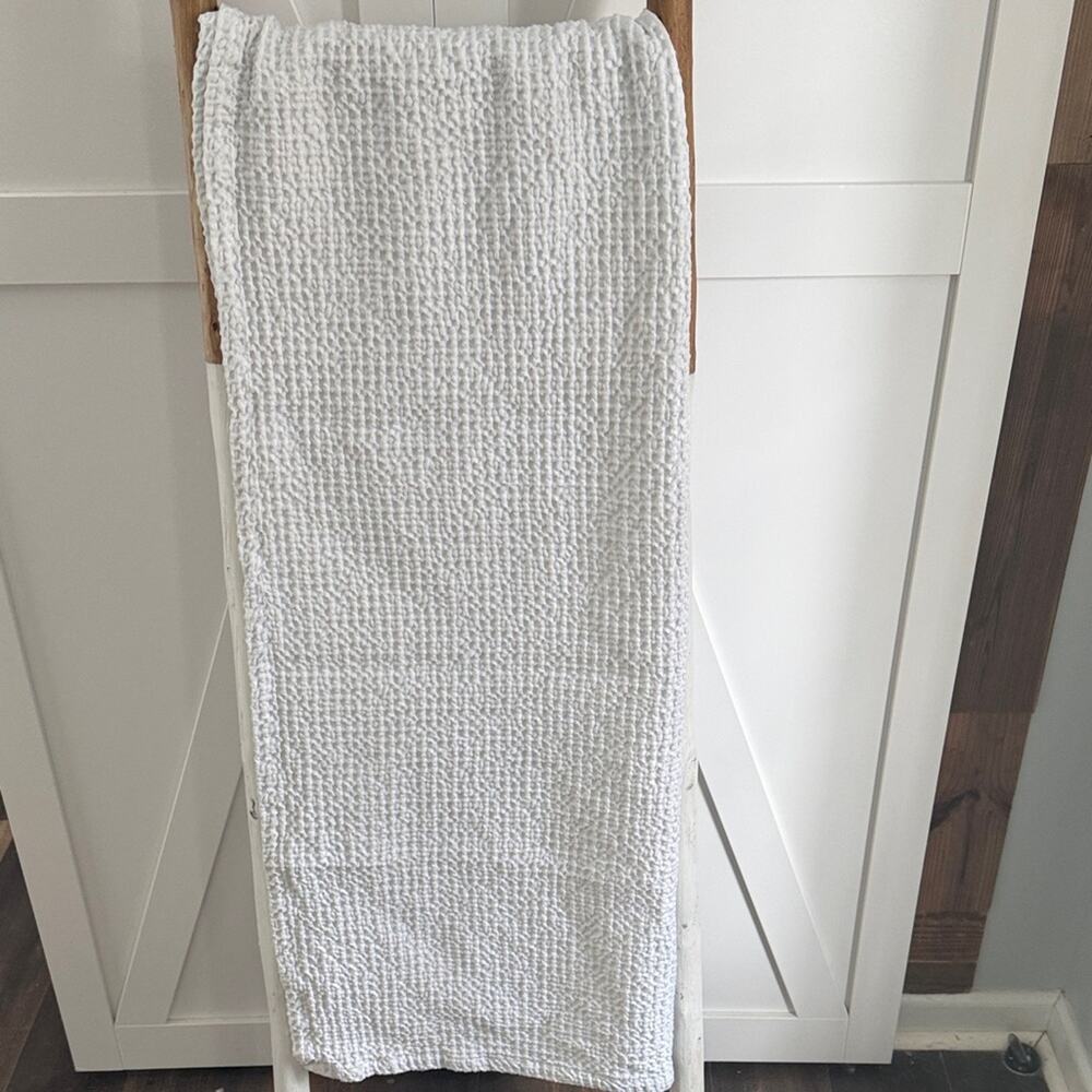 Elisabeth York White Textured Throw Blanket with silver stitching 100% Cotton